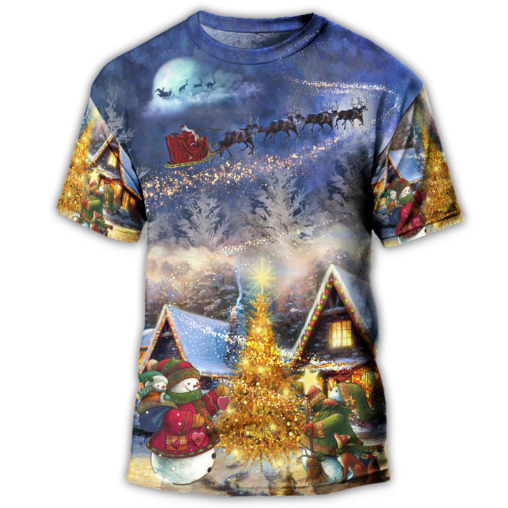 S Christmas Santa Claus Reindeer Snowman Family In Love Gift Light Art Style - Round Neck T-shirt - Owls Matrix LTD
