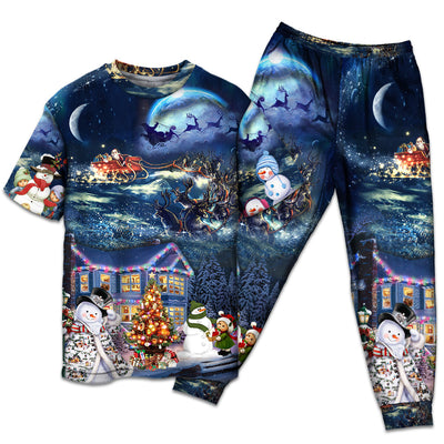 T-shirt + Pants / S Christmas Santa Claus Family In Love Light Art Style - Pajamas Short Sleeve - Owls Matrix LTD