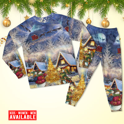 Christmas Santa Claus Reindeer Snowman Family In Love Gift Light Art Style - Pajamas Lo - Owls Matrix LTD