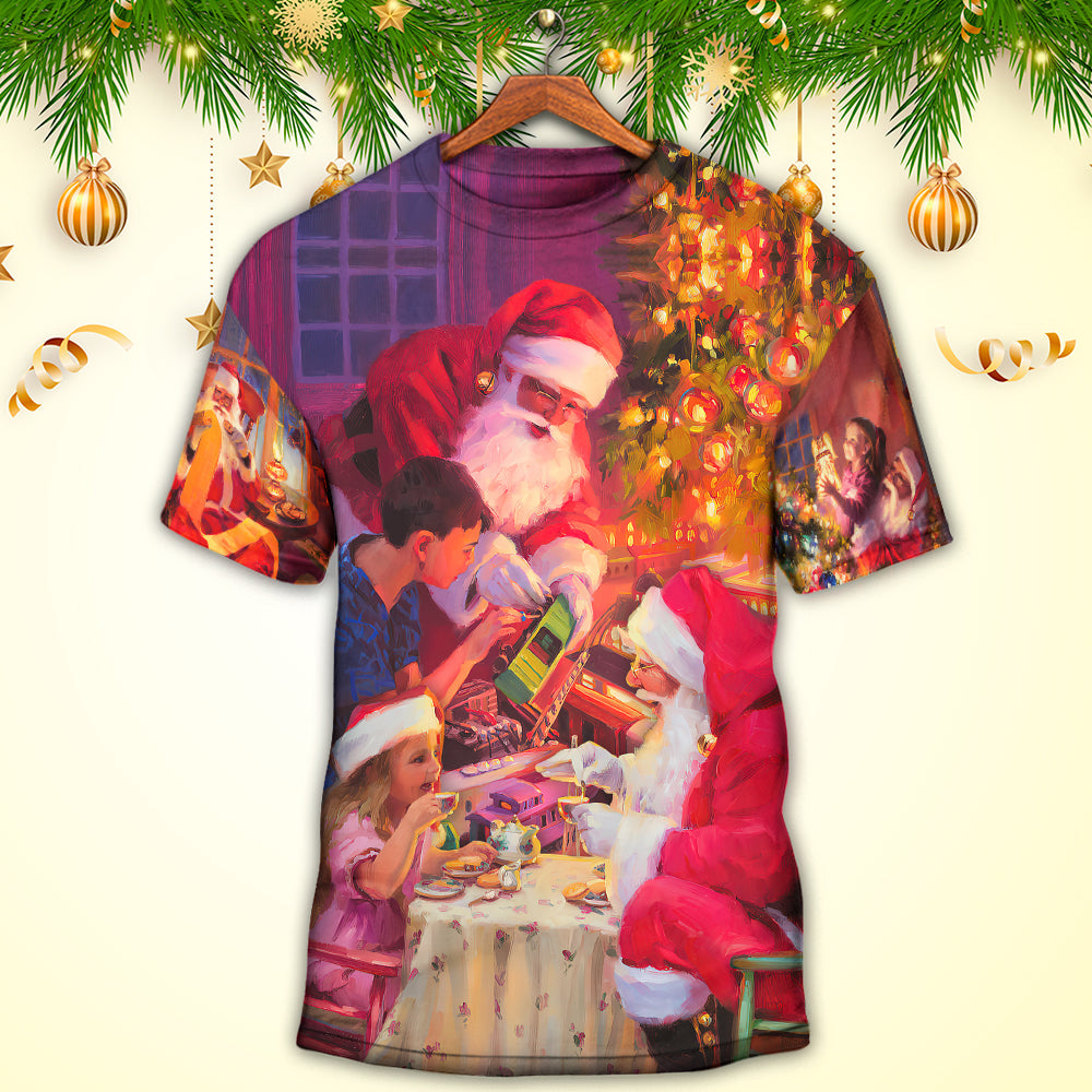 Christmas Santa Claus Story Light Art Style - Round Neck T-shirt - Owls Matrix LTD