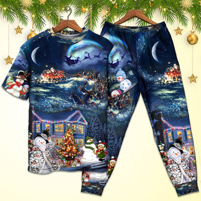 Christmas Santa Claus Family In Love Light Art Style - Pajamas Short Sleeve - Owls Matrix LTD