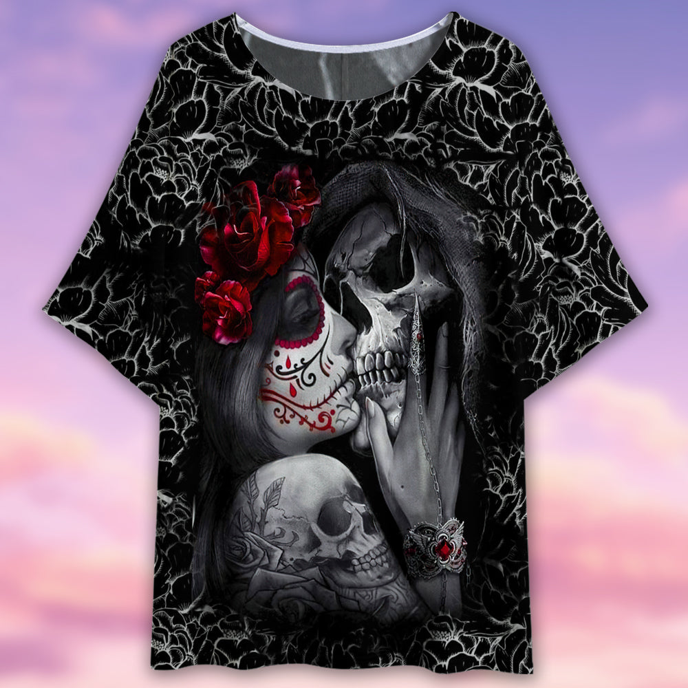 Sugar Skull Couple Rose Tattoo Pattern - Women's T-shirt With Bat Sleeve - Owls Matrix LTD