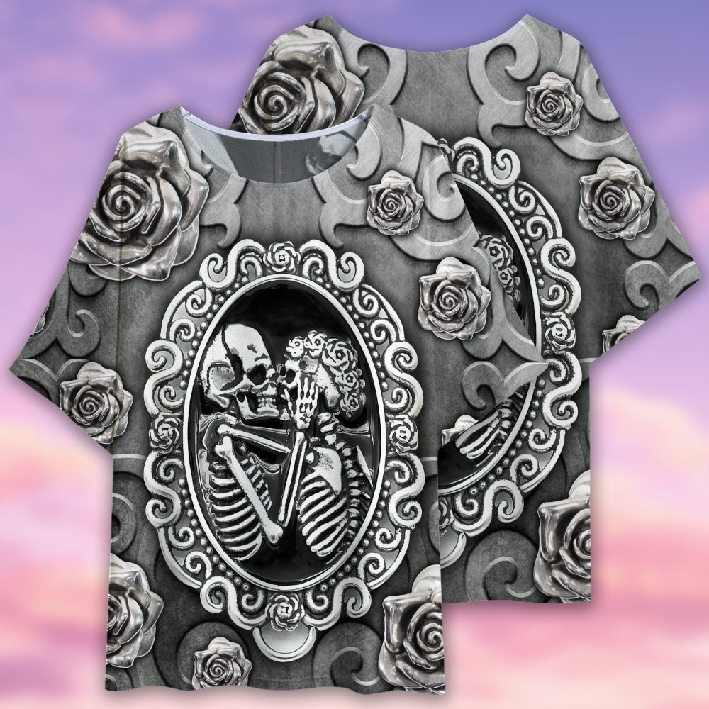 Skull Couple Metal Style - Women's T-shirt With Bat Sleeve - Owls Matrix LTD
