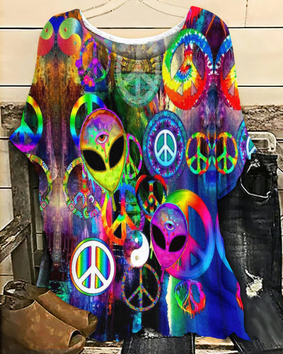 Hippie Alien Amazing Style - Women's T-shirt With Bat Sleeve - Owls Matrix LTD